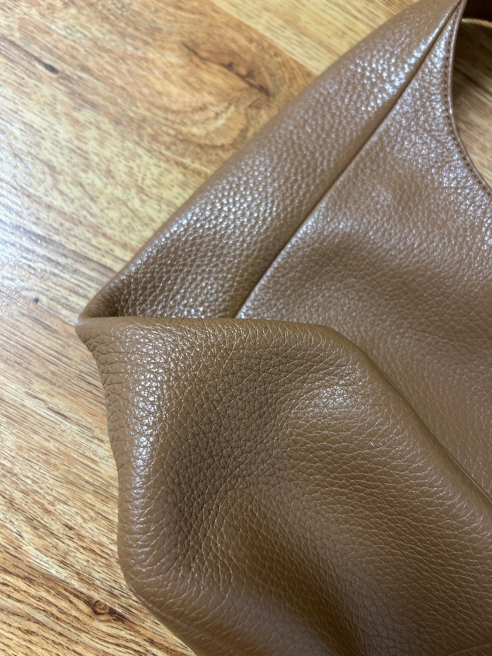 Michael Kors Classic Brown Leather Shoulder Hobo Bag - Picture 5 of 11